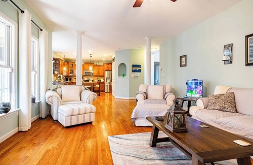 Moseley House | Beautiful and Spacious home w/Outdoor Kitchen