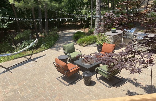 Moseley House | Beautiful and Spacious home w/Outdoor Kitchen