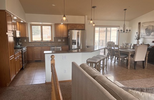 Colonial Pine Hills House | Beautiful and Spacious Getaway Nestled in the Black Hills, close to attractions