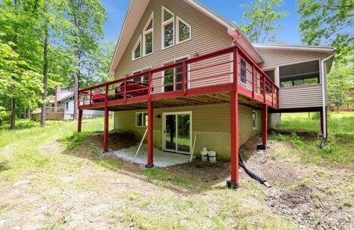 Bushkill Ski Chalet | Beautiful and Spacious Pocono Chalet near all 4 season activities!