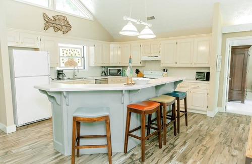 Little Kowaliga House | Beautiful and Spacious home on the Lake! nSpring and Summer dates available!