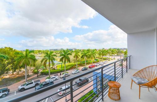 Doral Apartment | Beautiful and Stylish Condo Close The Doral Park