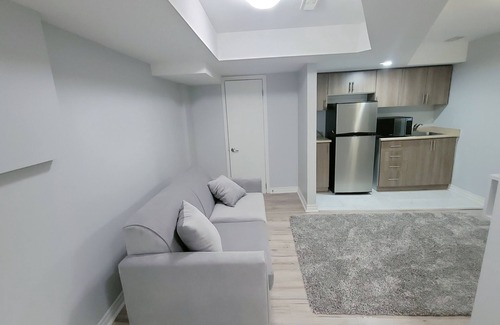 Brampton Apartment | Beautiful and unique apartment. Quick Access to Greater Toronto Area GTA.