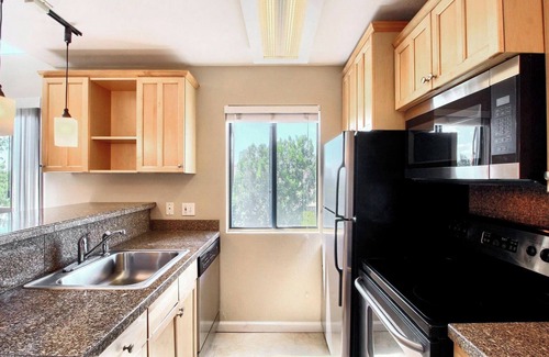 Englewood Condo | Beautiful And Updated 1 Bedroom Condo In DTC W/VIEWS!