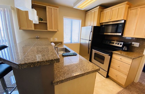 Englewood Condo | Beautiful And Updated 1 Bedroom Condo In DTC W/VIEWS!