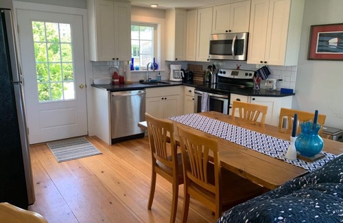 Round Pond House | Beautiful Antique Waterfront Property On Round Pond Harbor - Sleeps 7