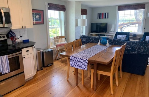 Round Pond House | Beautiful Antique Waterfront Property On Round Pond Harbor - Sleeps 7