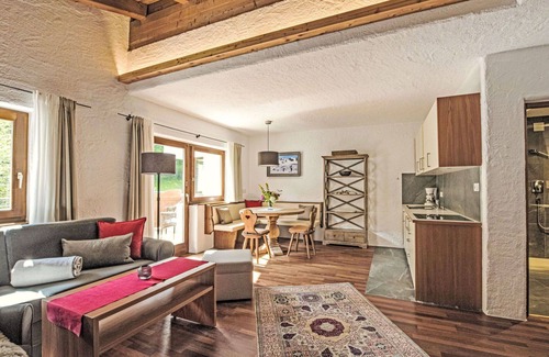 Innsbruck Apartment | Beautiful apartment for 2 guests with TV, balcony, pets allowed and parking