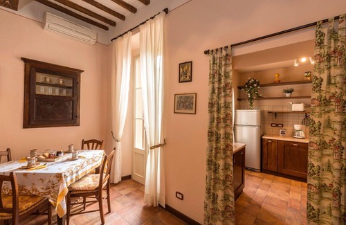 Popoltaio-Schiacciato Villa | Beautiful apartment in villa for 9 people with A/C, pool, WIFI, TV, patio and parking
