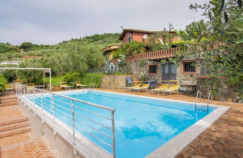 Pieve a Nievole Apartment | Beautiful apartment for 4 guests with hot tub, WIFI, pool, TV, patio, pets allowed and parking