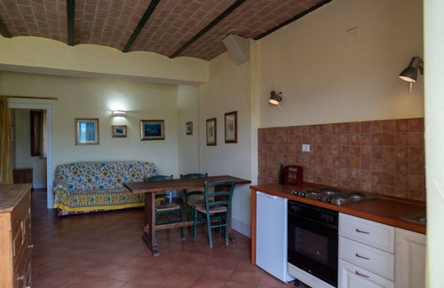 Villa Santa Maria Apartment | Beautiful apartment for 4 people with pool, WIFI, A/C, TV, balcony, pets allowed and parking
