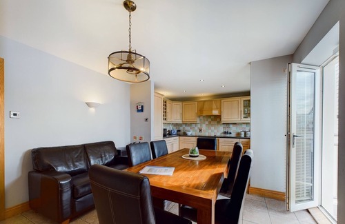 Bushmills Apartment | Beautiful apartment in Portballintrae w/Sea Views