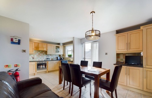 Bushmills Apartment | Beautiful apartment in Portballintrae w/Sea Views