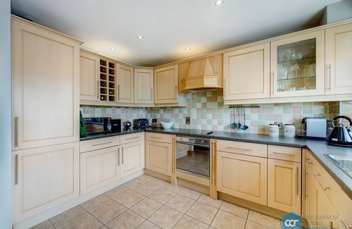 Bushmills Apartment | Beautiful apartment in Portballintrae w/Sea Views