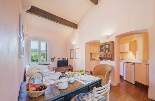 Santo Stefano del Ponte Villa | Beautiful apartment in villa for 4 guests with WIFI, TV and pets allowed