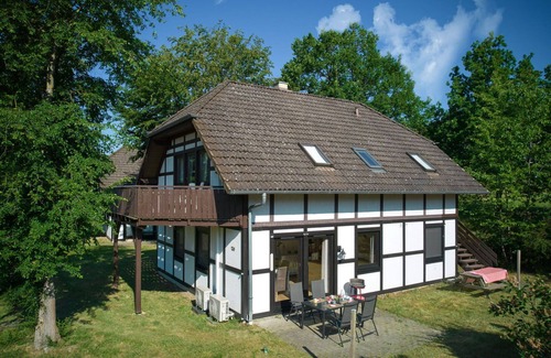 Frankenau House | Beautiful apartment in villa for 4 guests with WIFI, TV, terrace and pets allowed