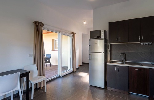 Favone Apartment | Beautiful apartment for 4 people with A/C, pool, WIFI, TV, terrace, pets allowed and parking