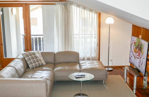 Sils-Maria Apartment | Beautiful apartment for 4 people with WIFI, TV, balcony, pets allowed and parking