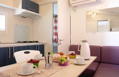 Balatonfured House | Beautiful apartment in villa for 5 people with pool, A/C, WIFI, terrace and parking