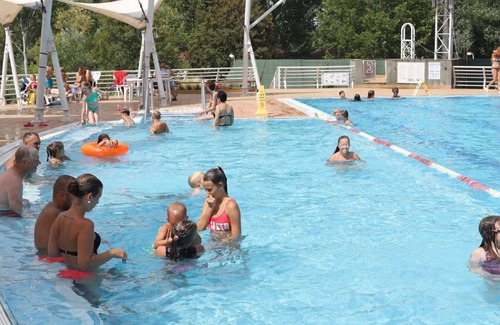 Balatonfured House | Beautiful apartment in villa for 5 people with pool, A/C, WIFI, terrace and parking