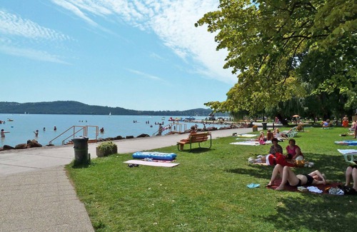 Balatonfured House | Beautiful apartment in villa for 5 people with pool, A/C, WIFI, terrace and parking