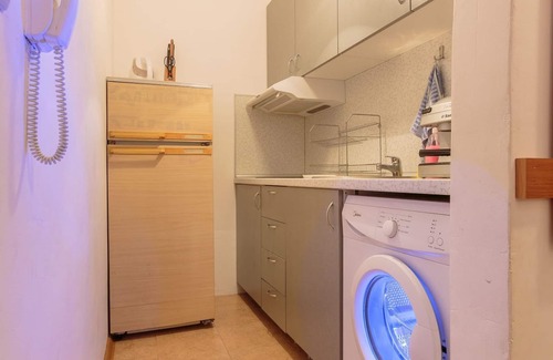 Chaika Apartment | Beautiful apartment- 5 min from the beach!