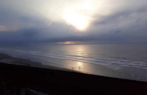 Maracana Apartment | BEAUTIFUL APARTMENT. FACING THE SEA-SMART TV - WIFI 600MB AND OF CLARO BOX TV+