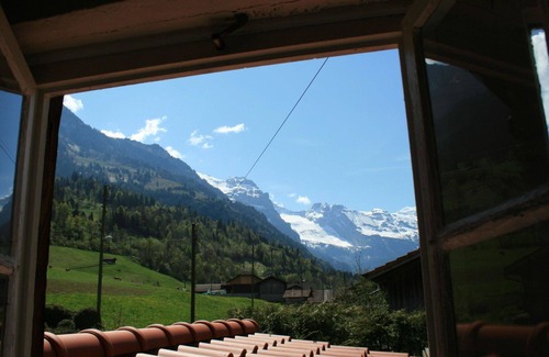 Kandergrund Apartment | Beautiful apartment for 4 people with WIFI, balcony and pets allowed