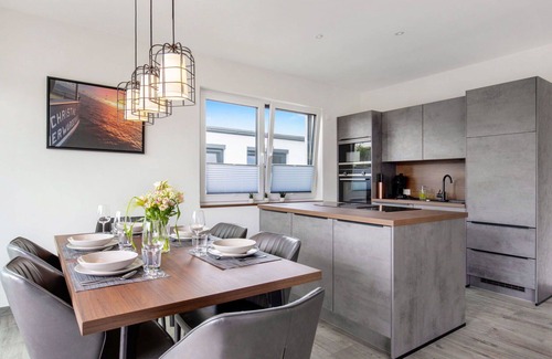 Butjadingen Apartment | Beautiful apartment for 11 guests with WIFI, TV and terrace