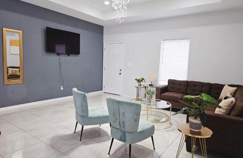 Weslaco Apartment | Beautiful apartment 9 min to Mercedes outlets