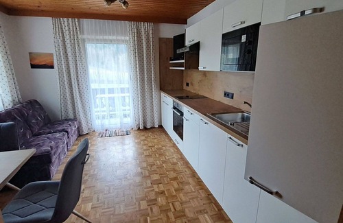 Oberwang Villa | Beautiful apartment in villa for 4 people with WIFI, TV, balcony and parking
