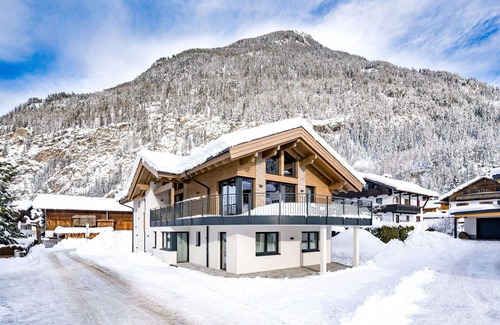Unterlaengenfeld Apartment | Beautiful apartment for 5 guests with WIFI, TV, patio and panoramic view