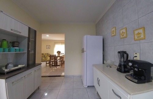 Porto Belo Apartment | Beautiful apartment (first floor) in Perequê, 600m from the beach with air and Wi-Fi