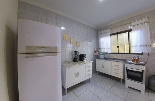 Porto Belo Apartment | Beautiful apartment (first floor) in Perequê, 600m from the beach with air and Wi-Fi
