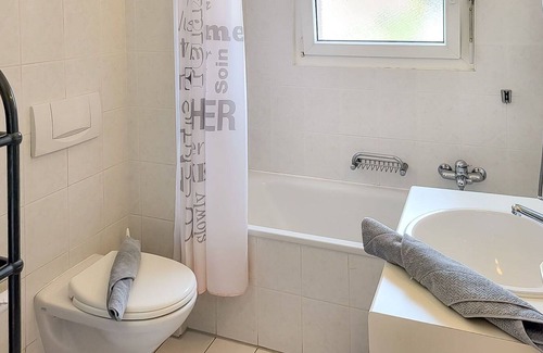 Caslano Apartment | Beautiful apartment for 4 guests with pool, WIFI, TV, balcony, panoramic view and parking