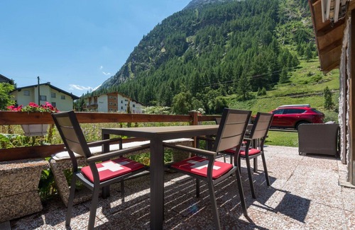 Saas Almagell Apartment | Beautiful apartment for 5 people with WIFI, TV and balcony