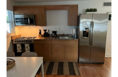 Hialeah House | Beautiful apartment close to the airport, the beach and recreation sites.