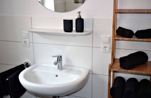 Thulsfeld Apartment | Beautiful apartment "Heidestrauch" right on the reservoir