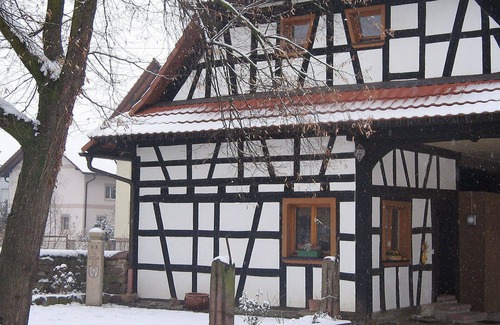 Neuried Villa | Beautiful apartment in villa for 4 guests with WIFI, TV, patio and parking