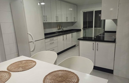 Pontevedra Apartment | Beautiful apartment in the center of Pontevedra, bright and spacious.