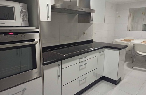 Pontevedra Apartment | Beautiful apartment in the center of Pontevedra, bright and spacious.
