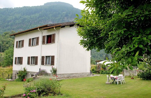 Chironico Apartment | Beautiful apartment for 4 people with WIFI, TV, balcony and panoramic view