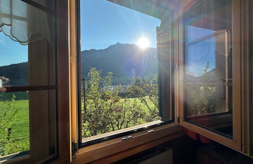 Frutigen Apartment | Beautiful apartment for 5 people with TV and balcony