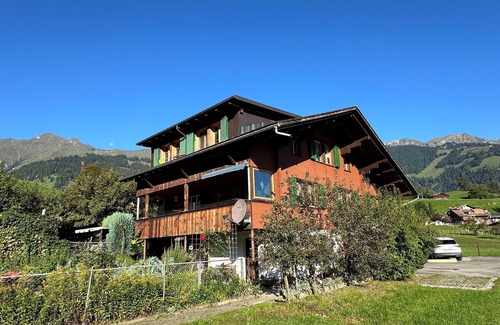 Frutigen Apartment | Beautiful apartment for 5 people with TV and balcony