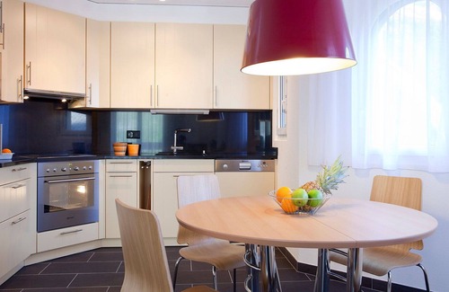 Leukerbad Apartment | Beautiful apartment for 4 people with hot tub, WIFI, TV, balcony and parking