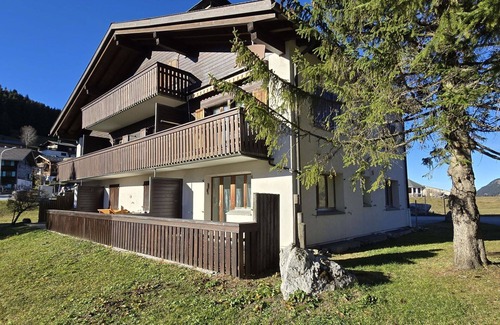 Valbella Apartment | Beautiful apartment for 6 people with TV and balcony