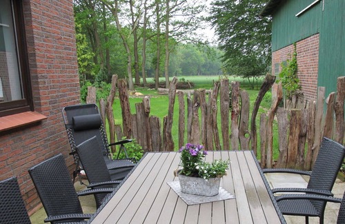 Armstorf Apartment | Beautiful apartment for 5 people with WIFI, TV, patio and parking