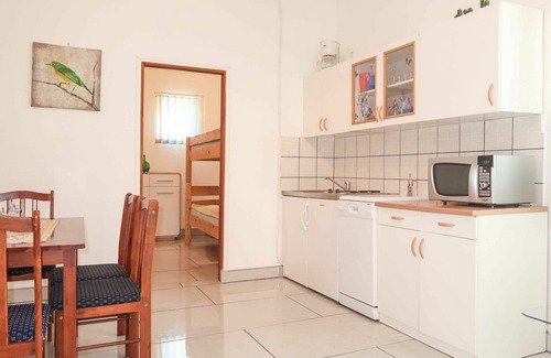 Cesarica Apartment | Beautiful apartment for 8 guests with A/C, pool, WIFI, TV and terrace