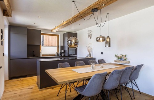 Lermoos Apartment | Beautiful apartment for 6 guests with WIFI, hot tub, TV, terrace, panoramic view and parking
