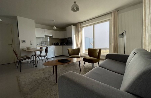 Saint-Bruno - Saint-Victor Apartment | Beautiful apartment for 4 people with parking, near Cité du Vin